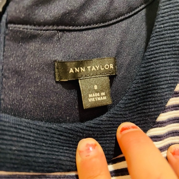 Ann Taylor size 8 white and navy striped dress with stretch.  Great condition! - Picture 5 of 8